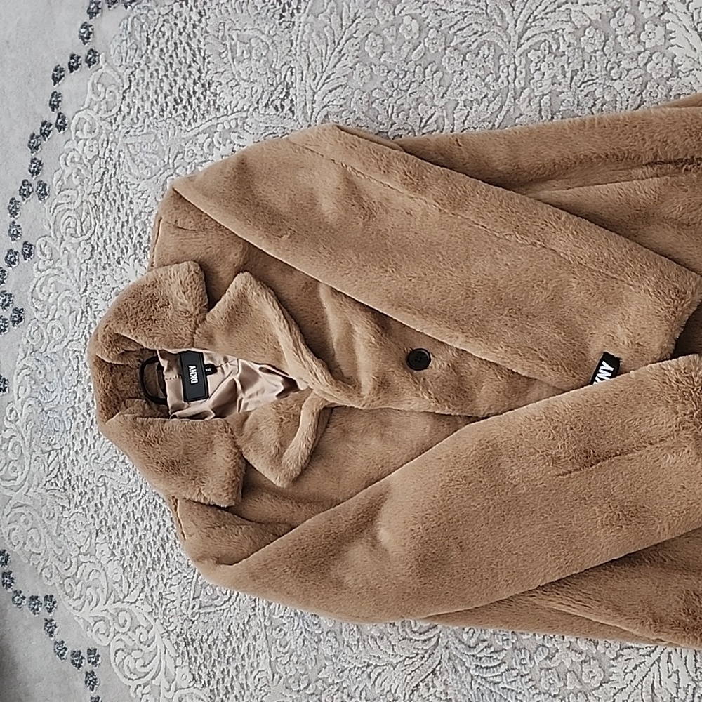 Coat - Picture 2 of 3
